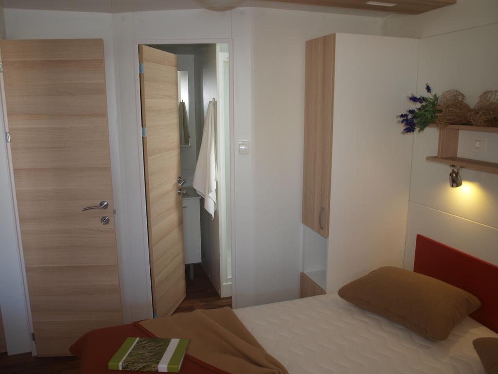Camping Adria Mobile Home Park Umag Room photo