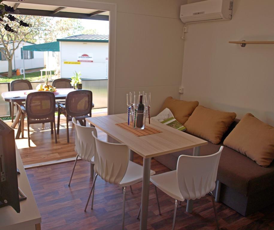 Camping Adria Mobile Home Park Umag Room photo