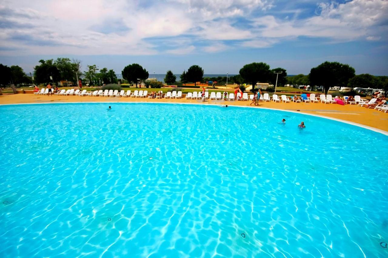 Camping Adria Mobile Home Park Umag Exterior photo
